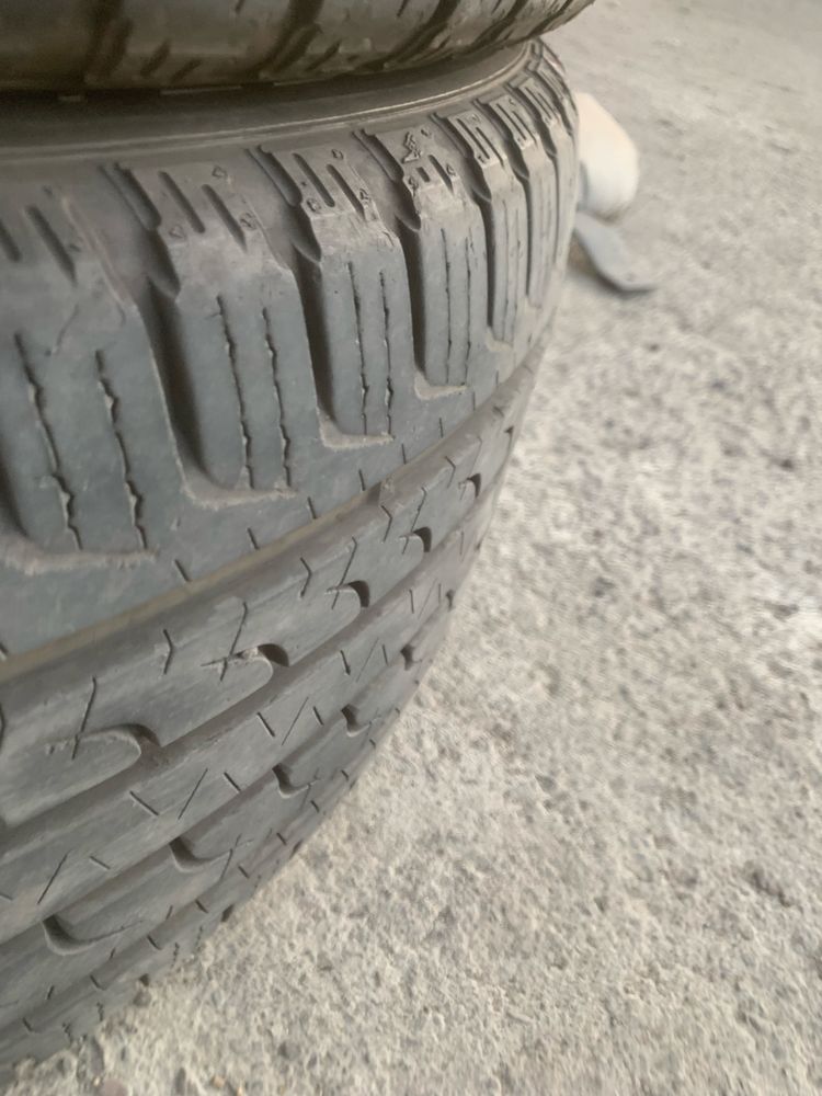 Продам шины 235 50 r19