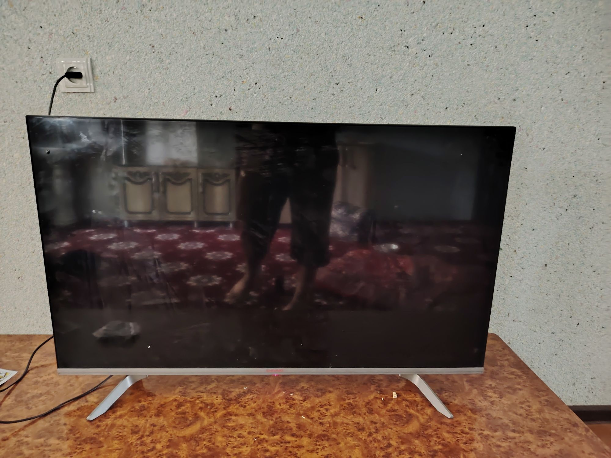 Smart televizor razmer:1:10