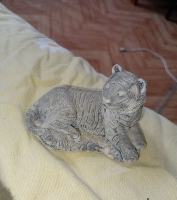 Статуэтка тигр..