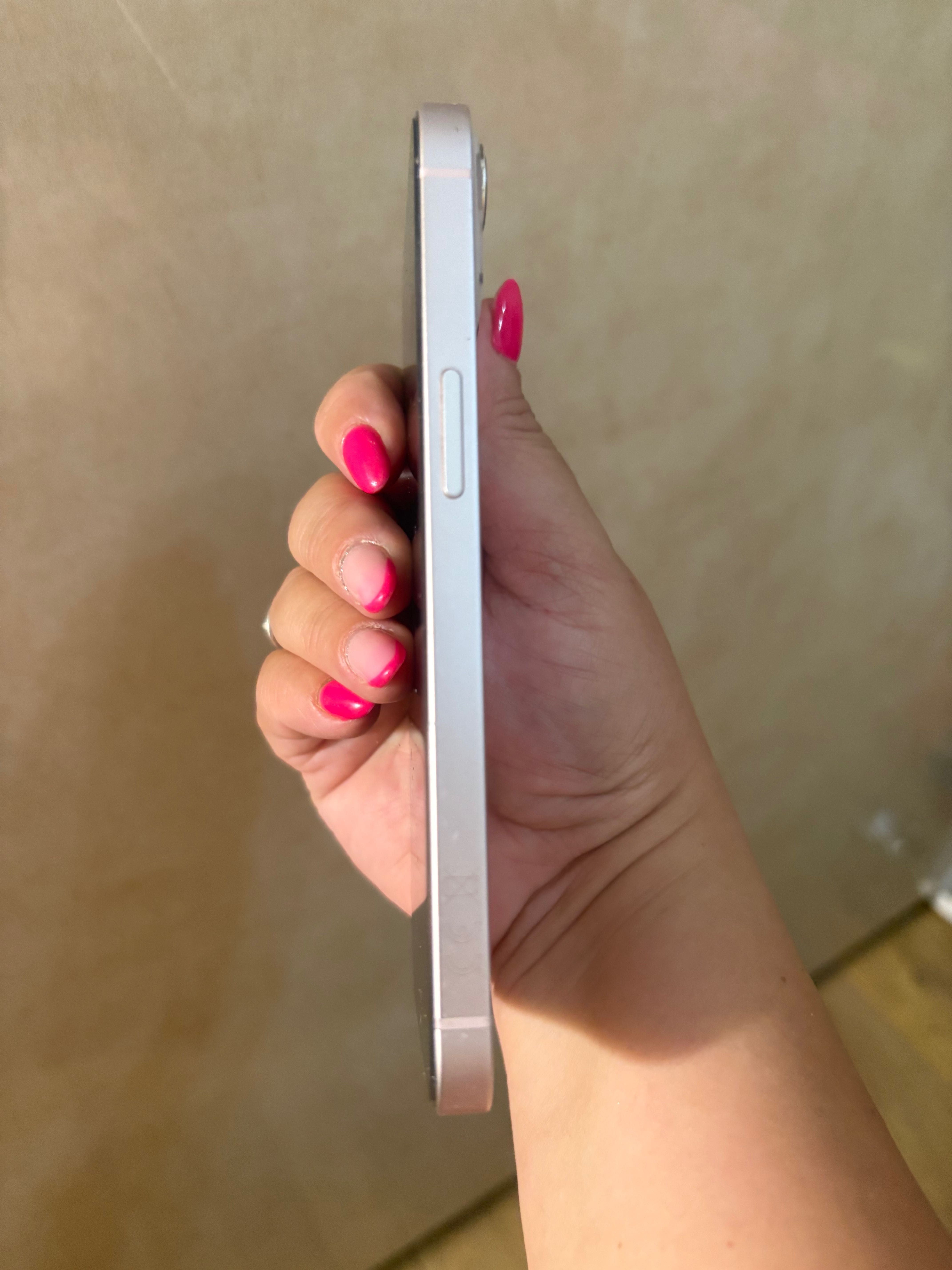 Iphone 13 256 GB бледо розов