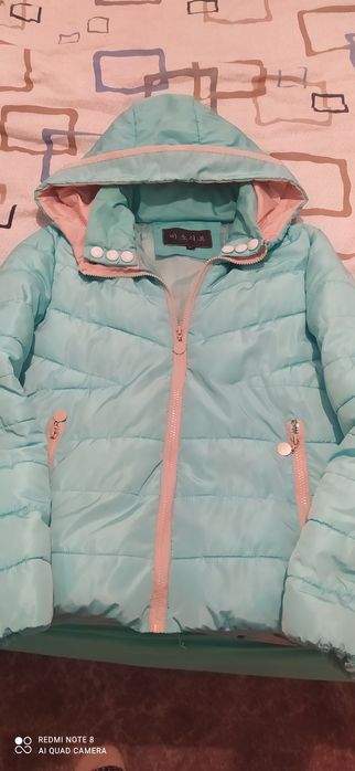 Продаю женскую куртку