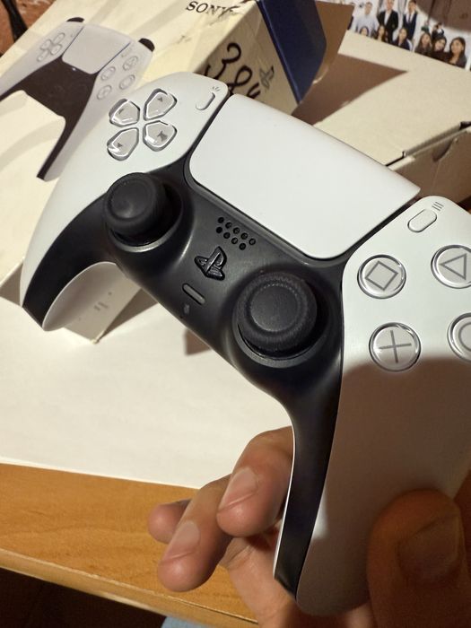 Продается джойстик контроллер на PS5