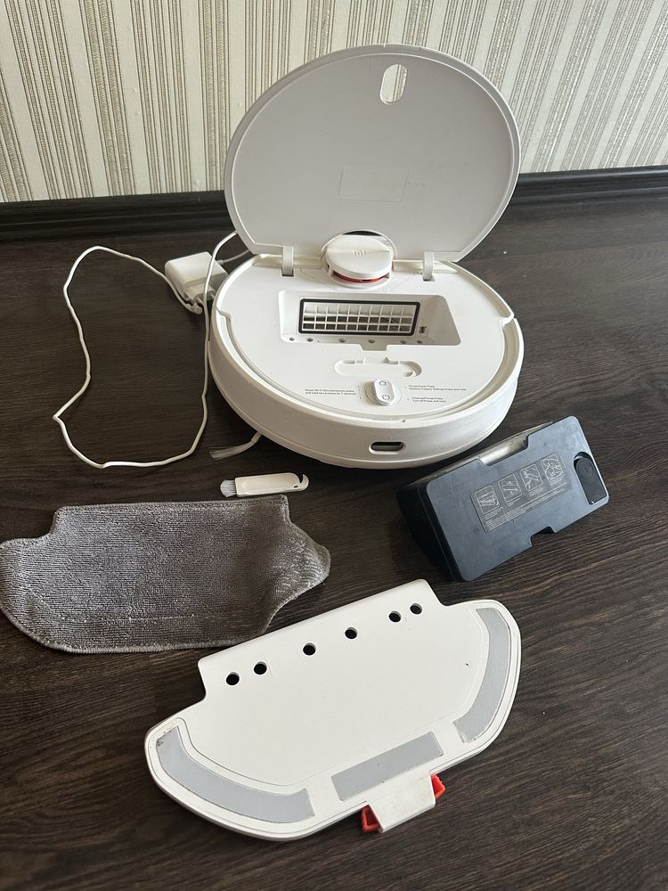 Продаю робот-пылесос Xiaomi Mi Robot Vacuum-Mop 2S