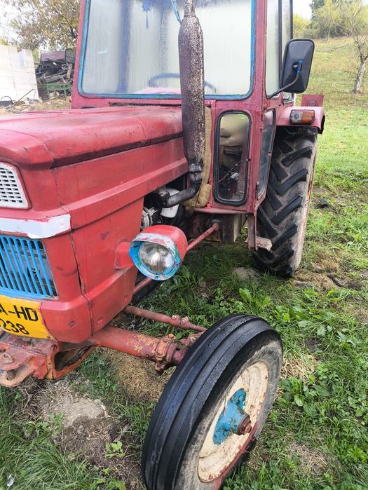 Tractor universal 445