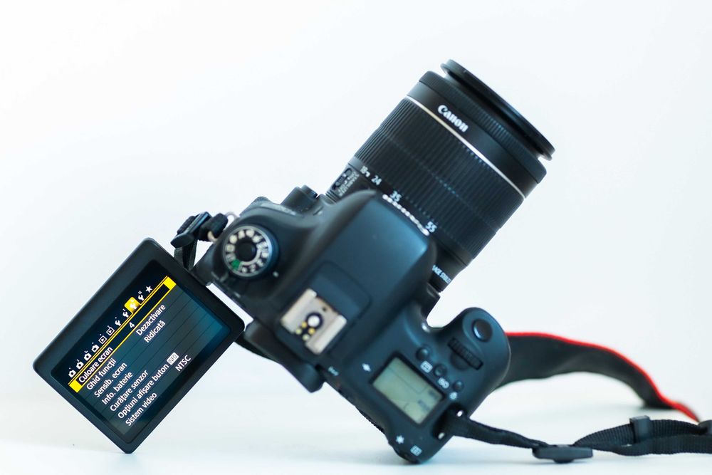 CANON 760D + cu WiFi si TouchScreen stare perfecta, 3ooo cadre!