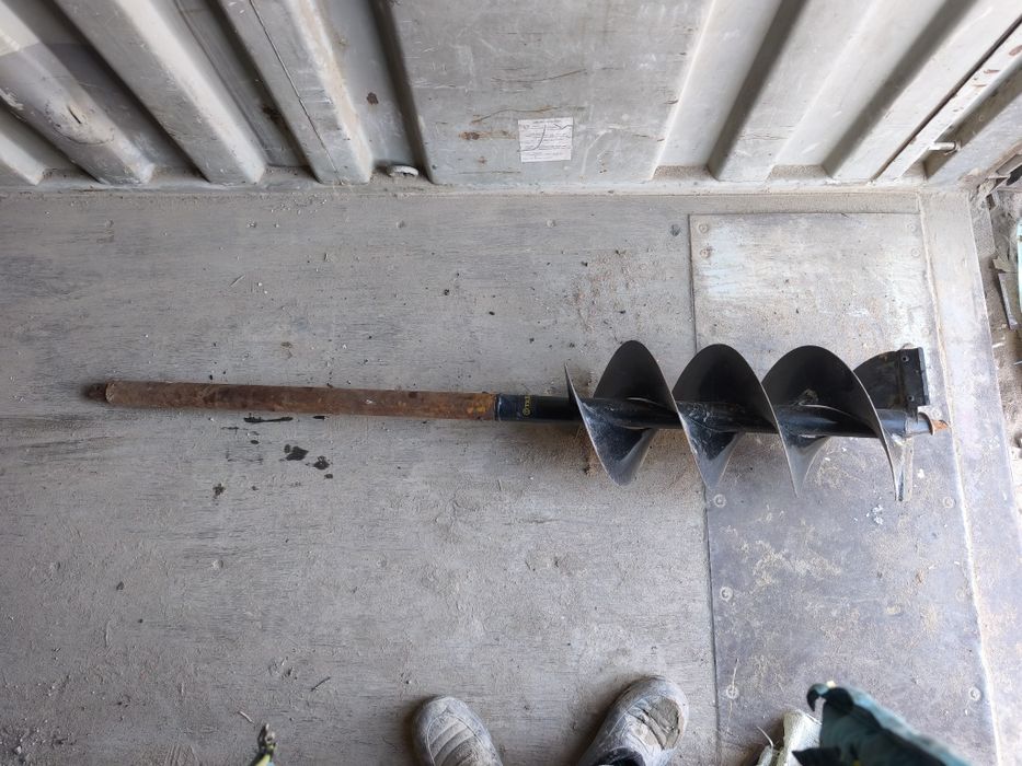 Продам земленой бур