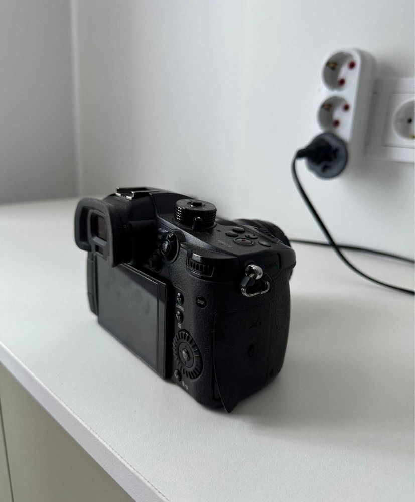 Продам Lumix gh5 + 12-35mm f2.8
