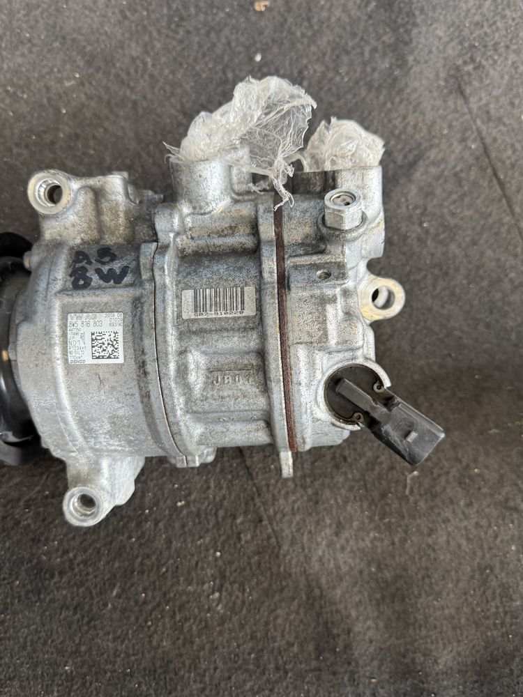 Компресор климатик Audi A4 A6 A5 8W след 2016год 8W5816803 Denso