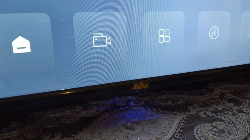 Avax televizor 43 talik smart holati ideal yangidek srochna  pul zarur