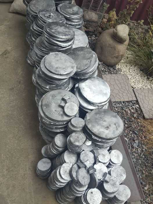 Чистый свинец в чушках