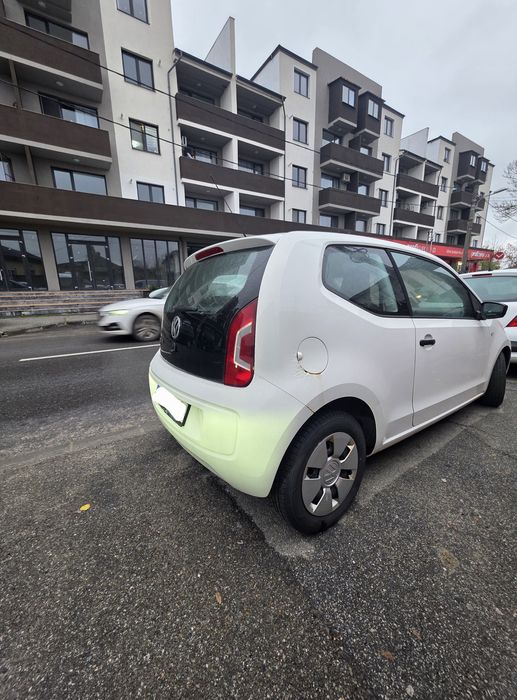 Vând VW up 2013 motor 1,0 benzina + Gaz