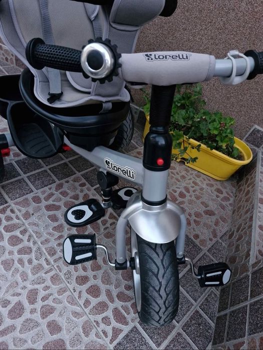 Триколка "Lorelli", в отлично състояние!