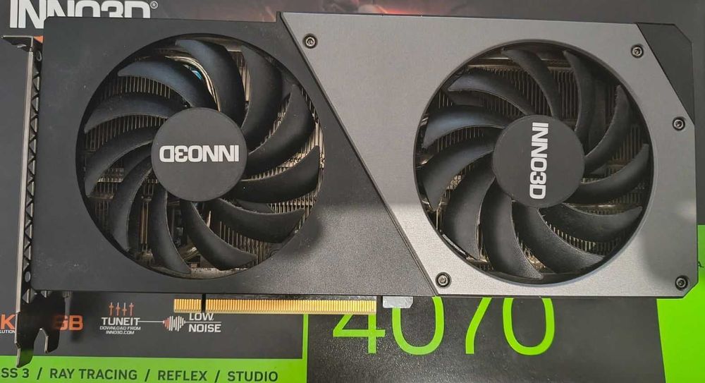 vand placa video rtx 4070 12gb gddr6 192 biti full box la cutie