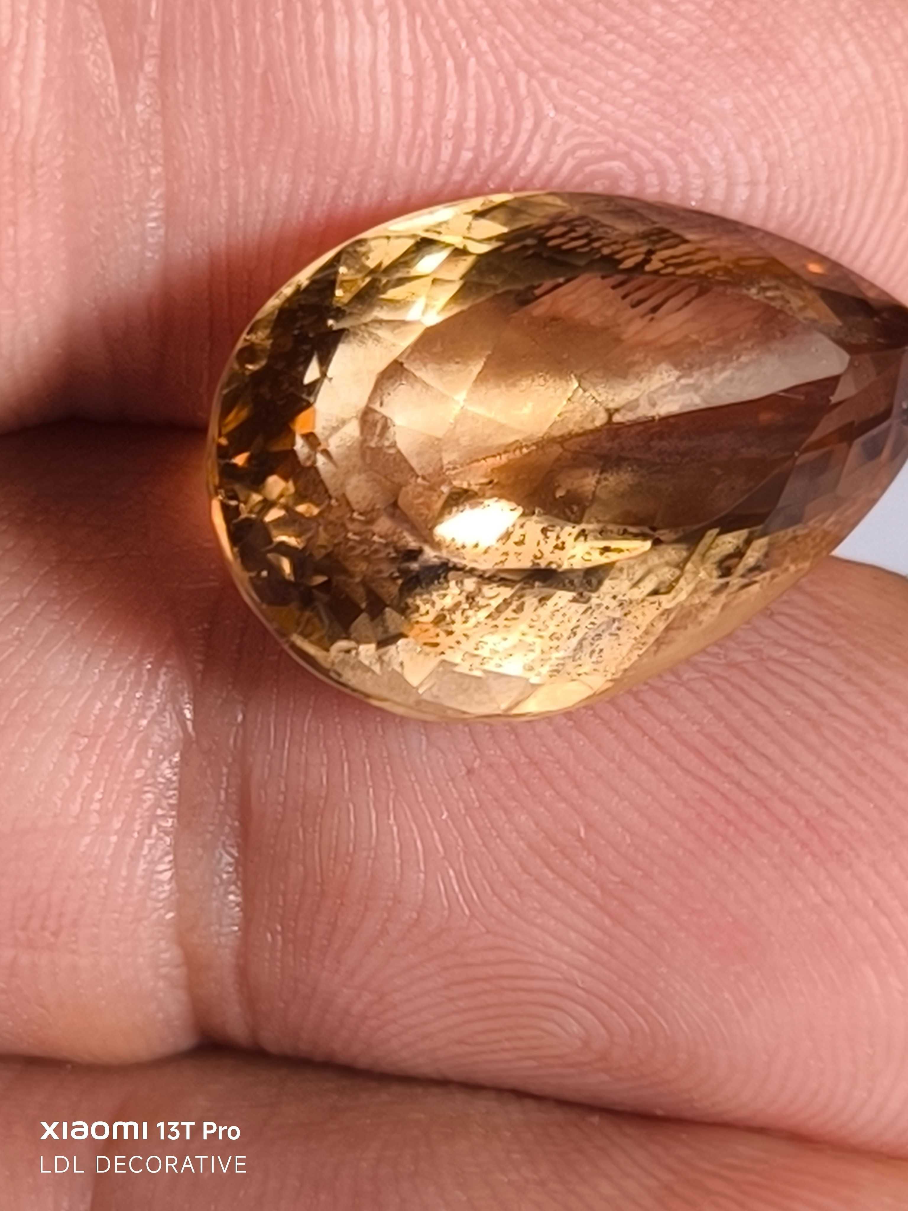 Топаз- шампанско цвят- 23.19 ct