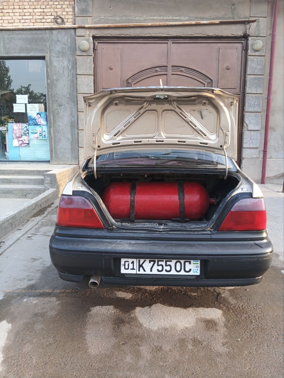 Sotiladi Nexia 1 conc 1996 yil