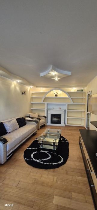 Ofer spre închiriere apartament 3 camere centru