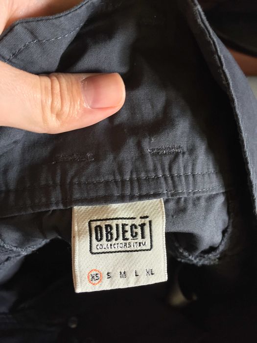 pantaloni gri bufanți