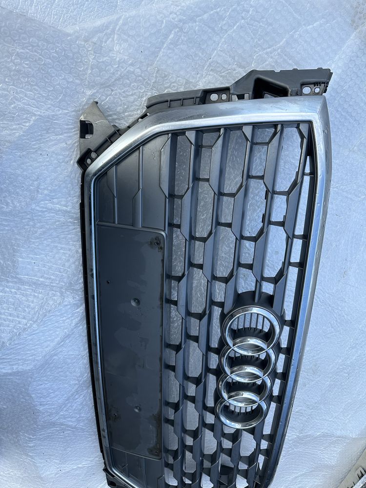 Grilă radiator audi a2.cod:81a853651.