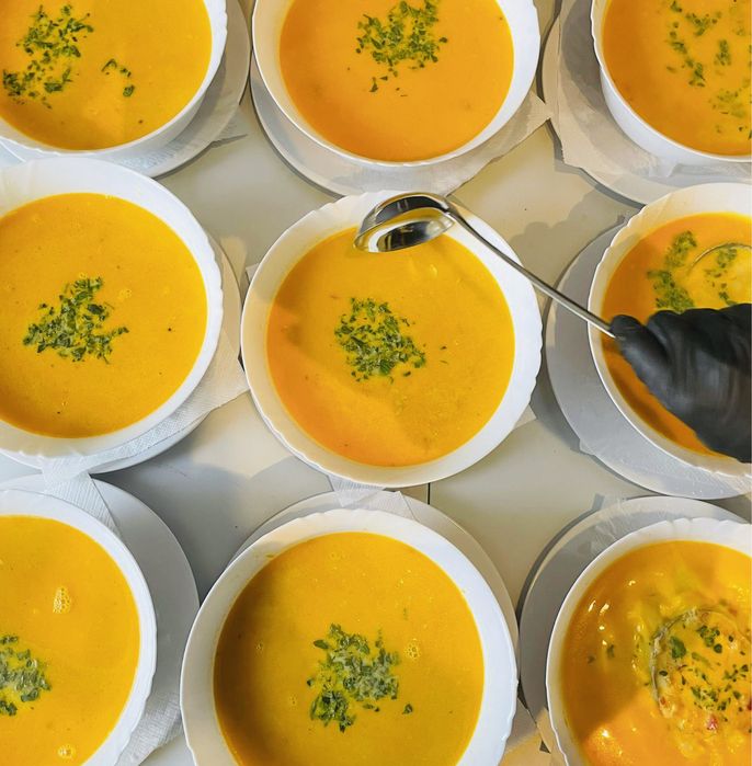 SERVICII CATERING Organizăm Evenimente Mese Festive Servicii Complete