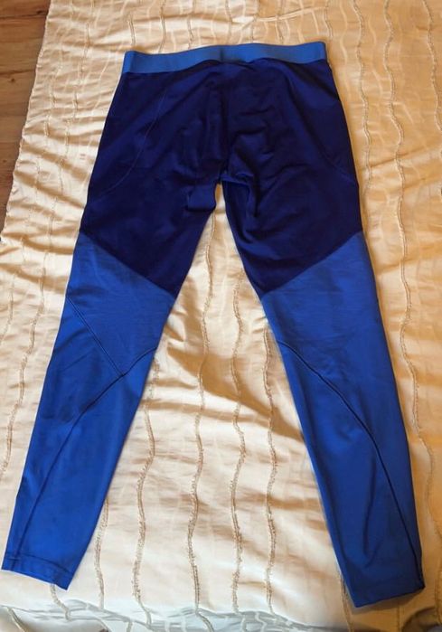 Продавам женски клин на Адидас.