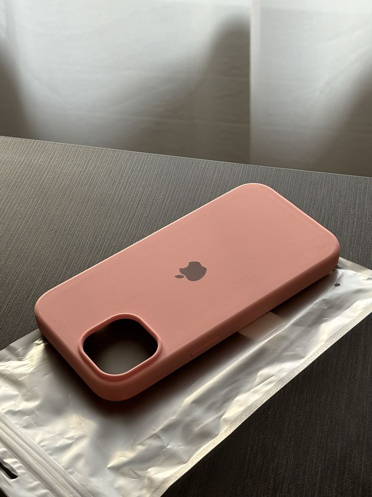 Нов калъф за iPhone 15 силиконов розов телефон