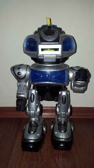 Робот с дистанционно управление ПЕРФЕКТЕН подарък