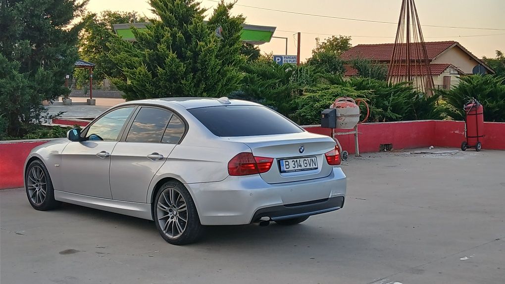 Vând bmw 320 d automat 2010