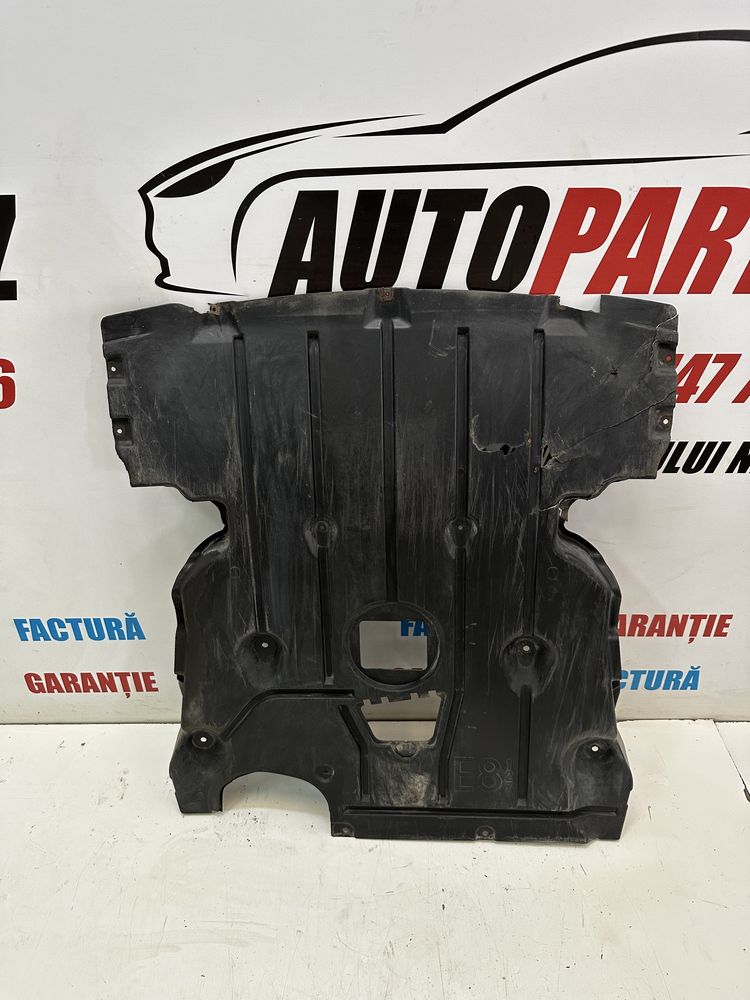 Scut apărătoare motor cutie BMW Seria 1 E81 E82 E87 cu defect