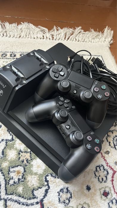 Продам игровую приставку.