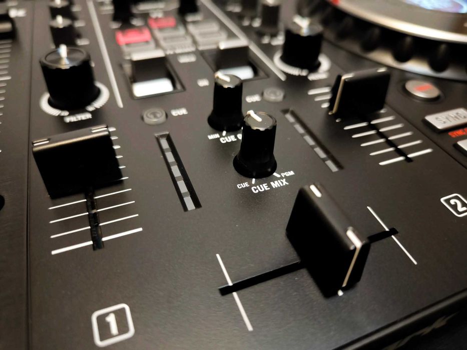 Consola DJ Numark Mixtrack Platinum FX NOUA Garantie 2027