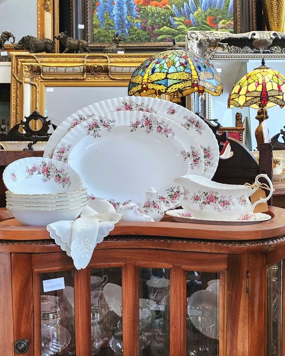 Порцеланов сервиз Royal Albert – Lavender Rose, 59 части