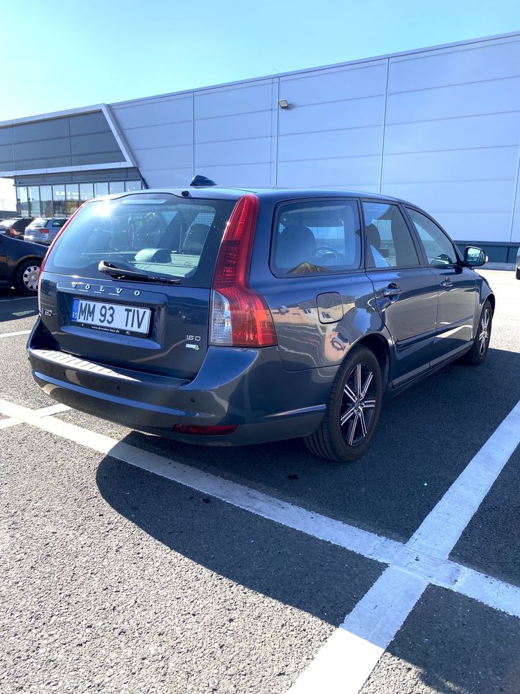 Vând Volvo V 50 2010