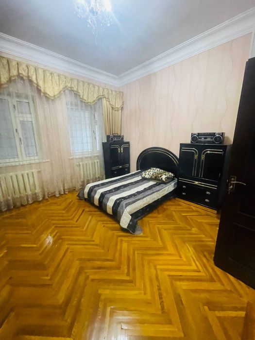 Дом рабочий городок 4 соток,цена 300000 у.е