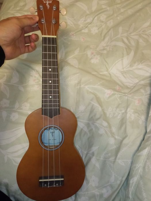 Ukelele sotiladi Yaxshi holatda