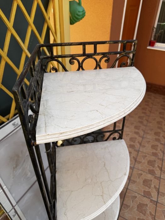 Стеллаж угловой .