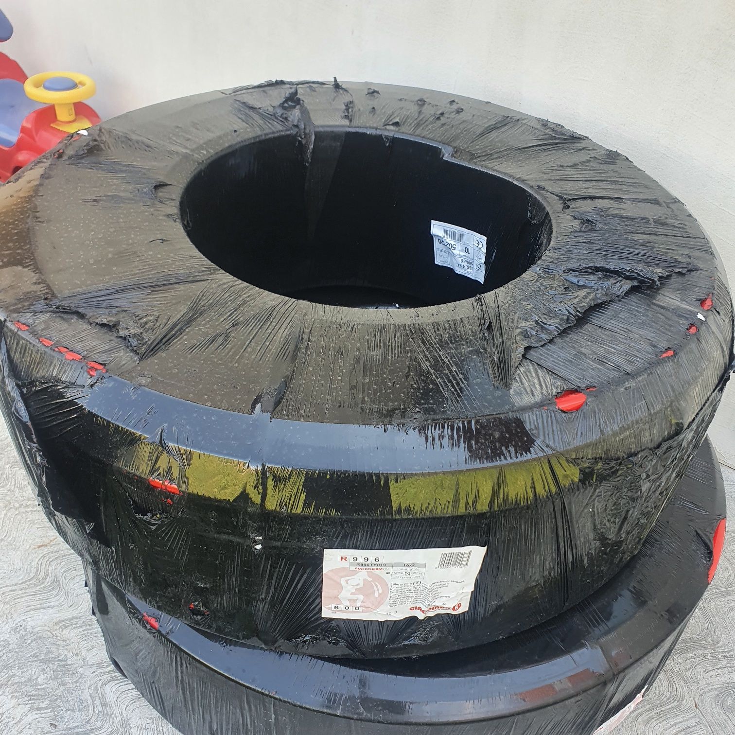 Teava si distribuitor  încălzire în pardoseala giacomini 16x2