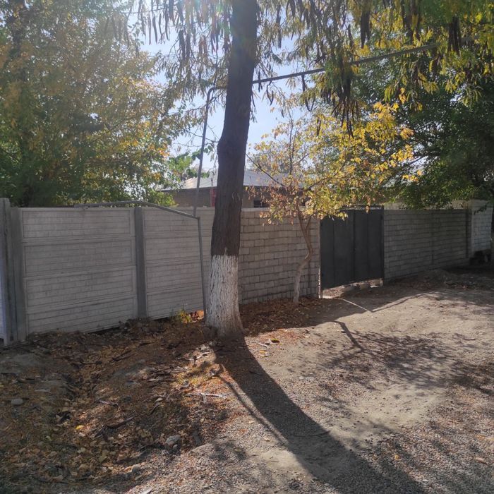 yer sotiladi 3 sotik svet gaz suv intirnet bor dakumenti bor