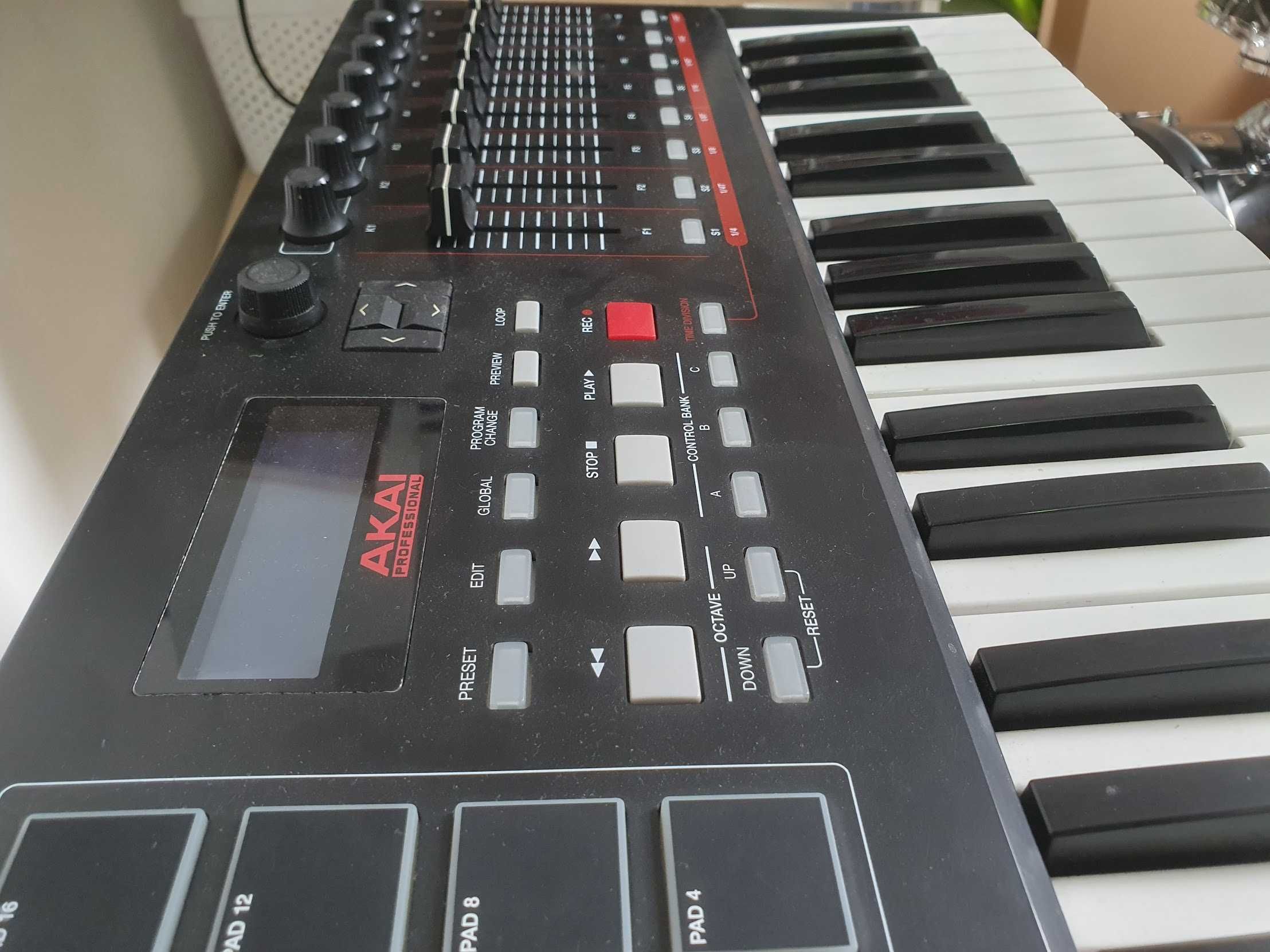 Akai MPK249 MIDI Keyboard Controller