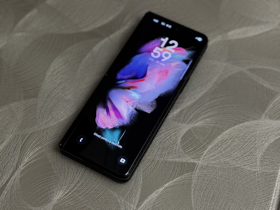 Samsung Galaxy Fold 3 12/512gb