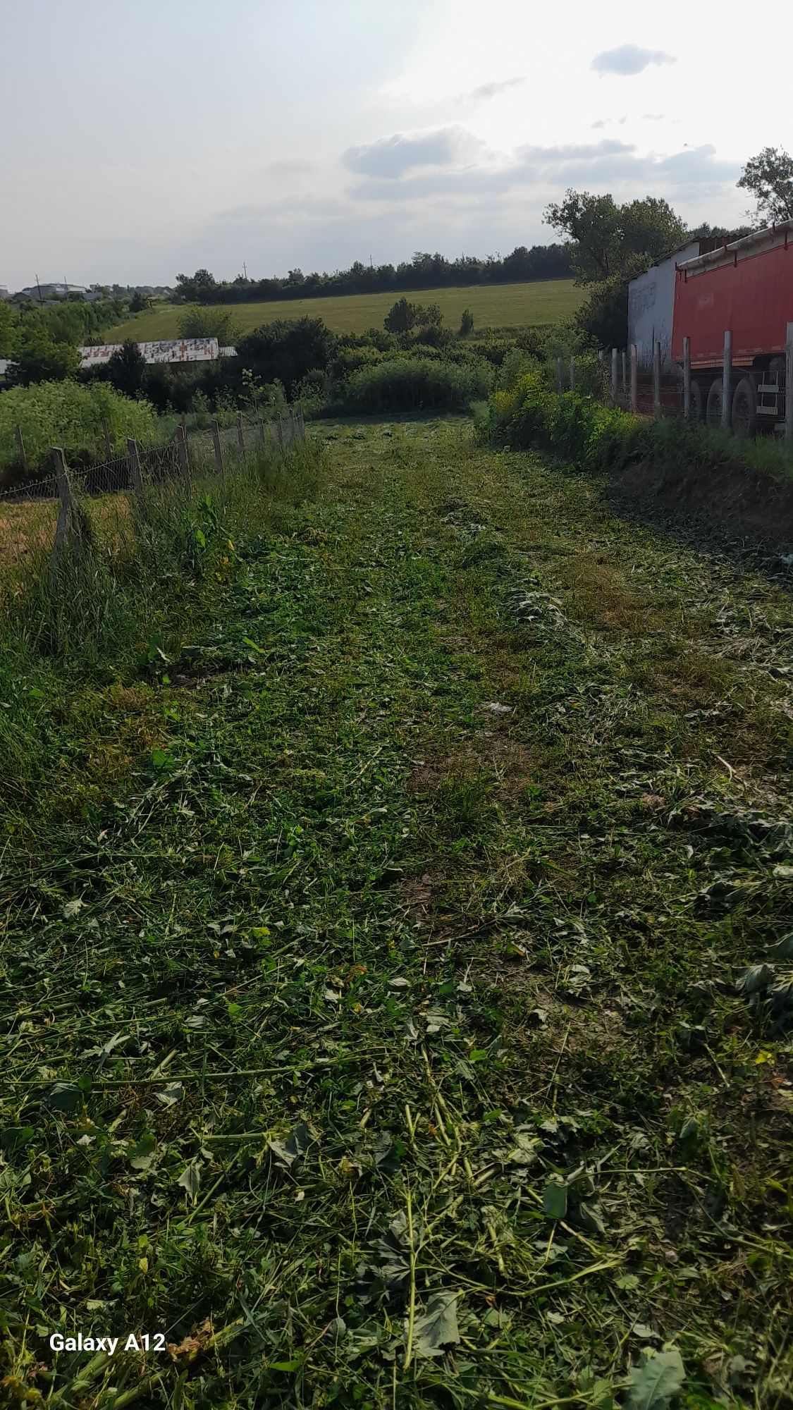 Vand teren intravilan-ocazie(28 eur/mp) -liniste,verdeata!