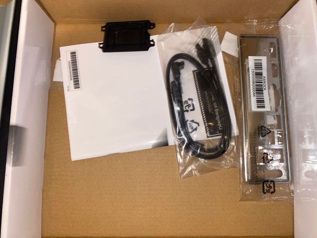 Placa de baza ASRock B760M-HDV/M.2+Core i5 13500 2.5Ghz+32gb ddr5 5600