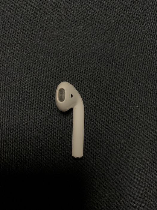 Лява слушалка apple air pods 2