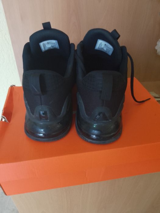 Маратонки NIKE 46
