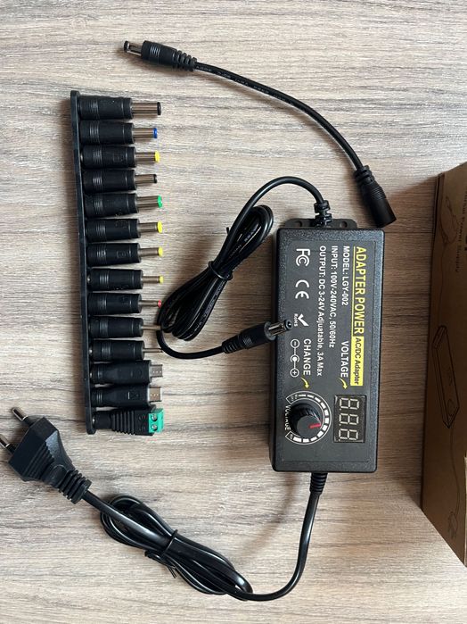 Универсално зарядно за акумулатор 12 V / Адаптери