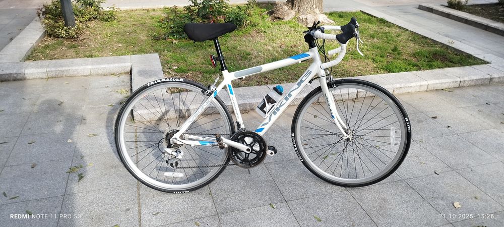 Продавам шосеен велосипед