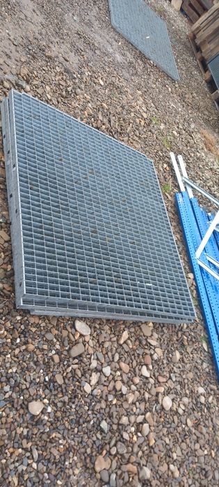 Grătare zincate 125x272x4