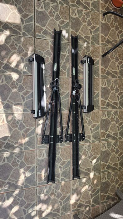 Suport skiuri placa bicicleta schiuri thule suporti biciclete