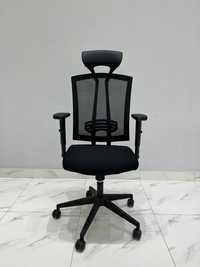 Офисное кресло для руководителя и персонал модель Арано,Arano