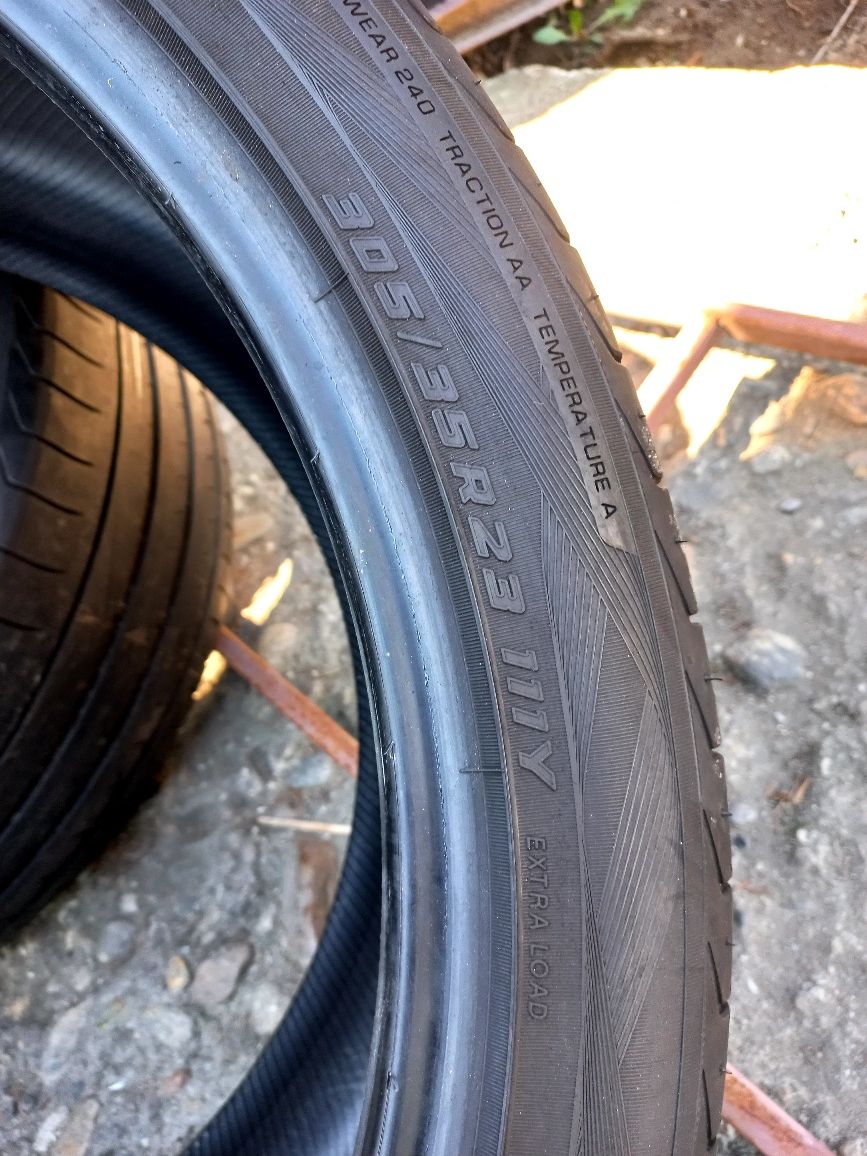 2 anvelope 305/35 R23 Yokohama