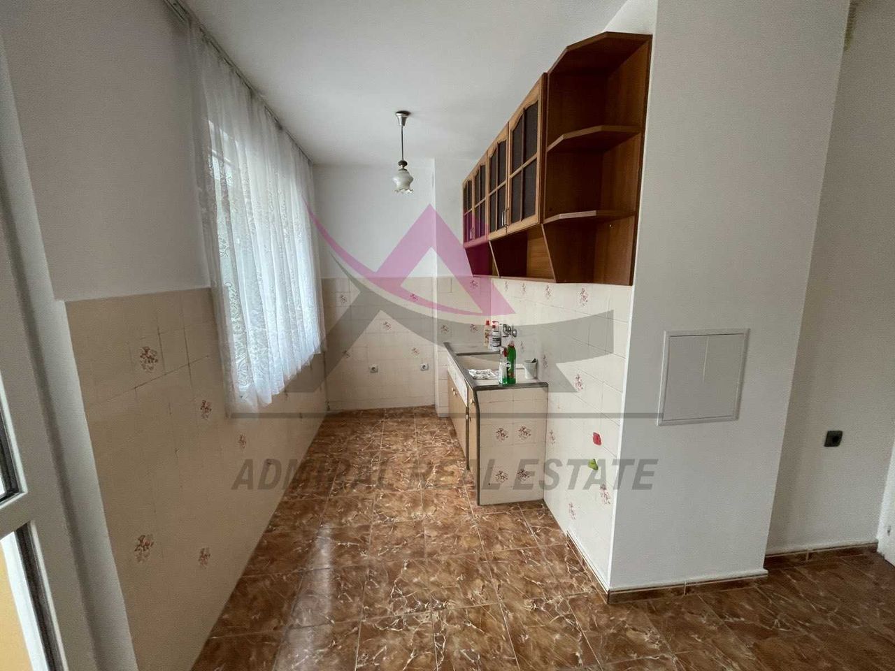 Дава се под наем Тристаен апартамент в Варна, Левски - 78 кв.м за 350 € - Снимка #1